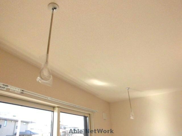 物件内観写真12　(室内物干し付)