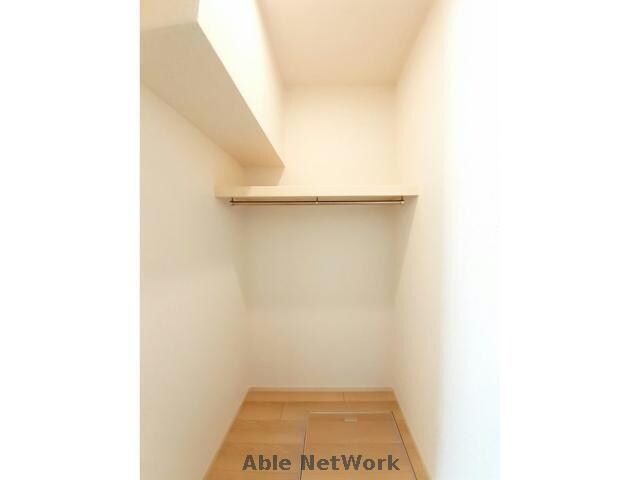 物件内観写真10　(ウォークインクローゼット)