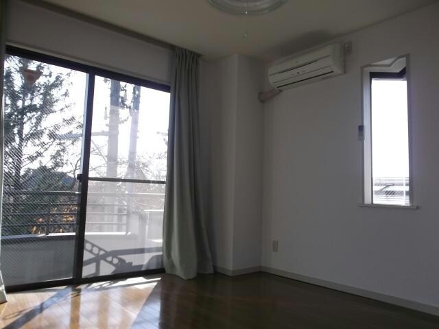 物件内観写真3　(洋室)