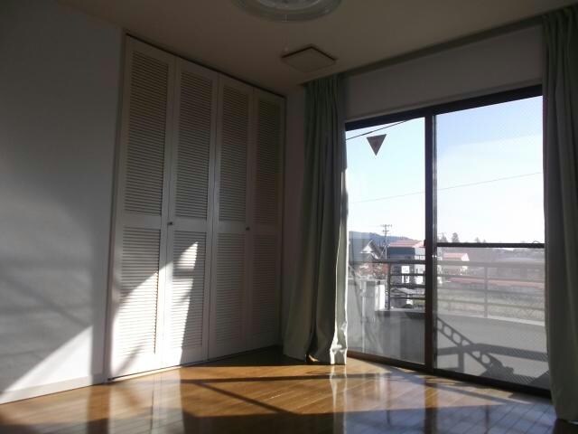 物件内観写真4　(洋室)