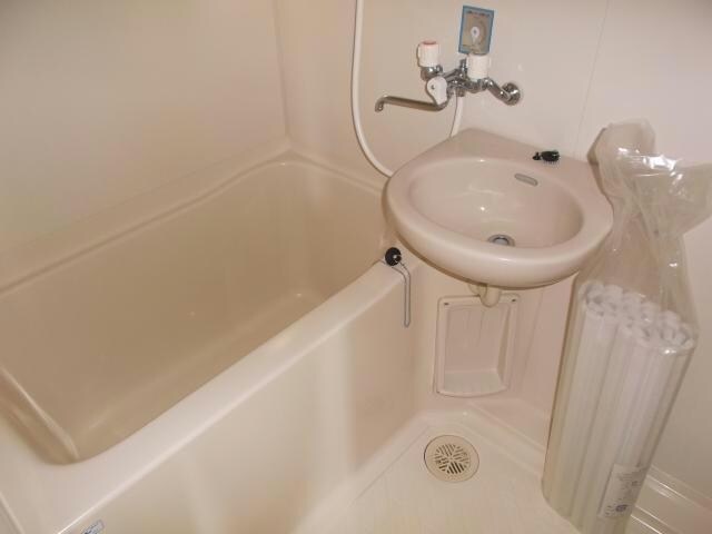 物件内観写真13　(浴室　洗面台)