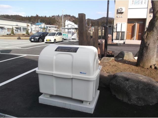 物件外観写真3　(ごみ置き場)