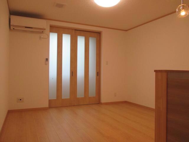 物件内観写真8　(洋室)