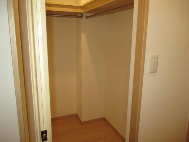 物件内観写真10　(ウオークインクローゼット)