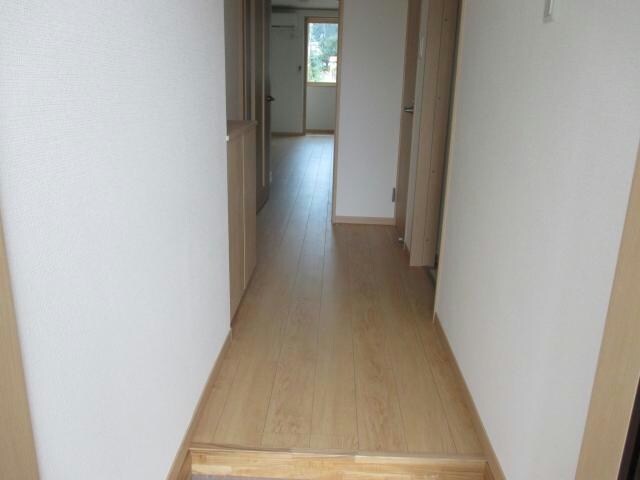 物件内観写真16　(玄関)