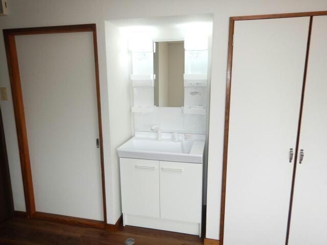 物件内観写真10　(洗面台)