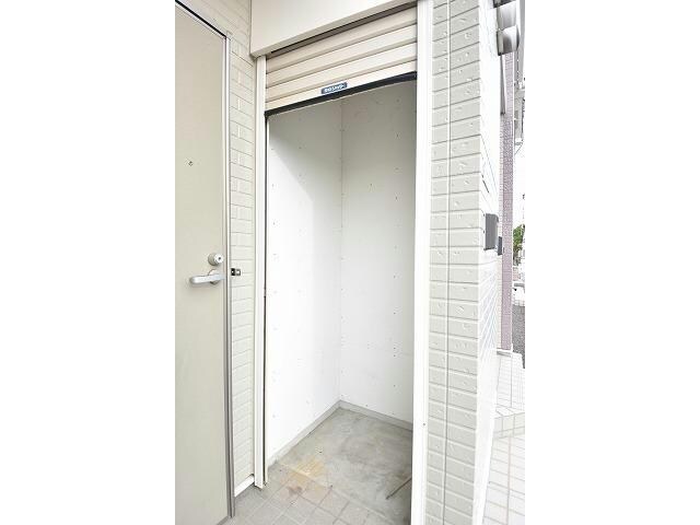 物件内観写真10　(物置)