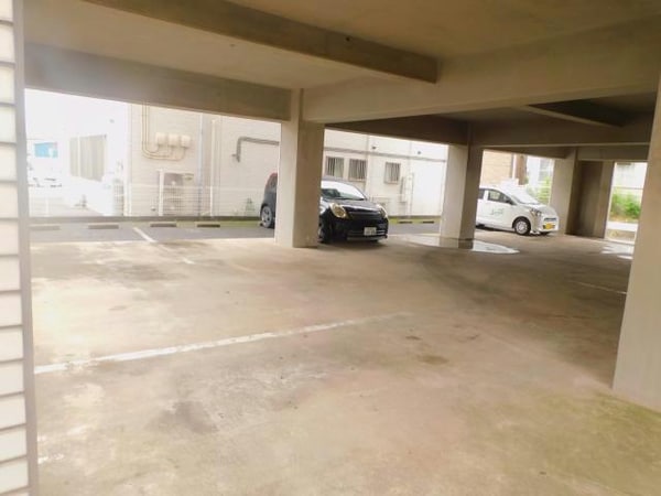 駐車場(駐車場)