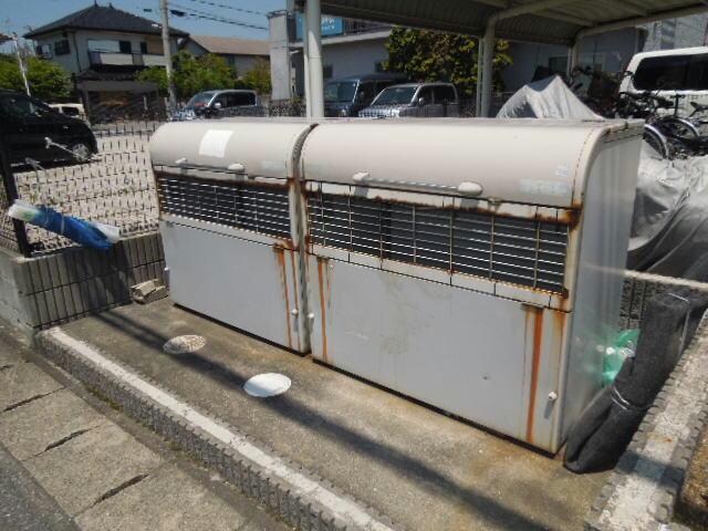 物件外観写真5　(敷地内ゴミ置場)