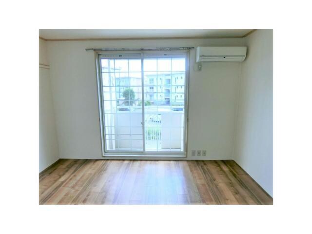 物件内観写真7　(リビング)