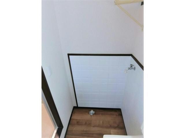 物件内観写真16　(洗濯機置き場)