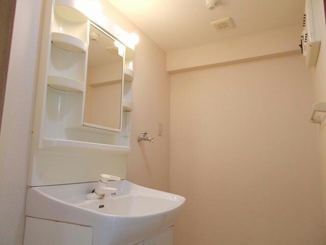 物件内観写真11　(洗面台)