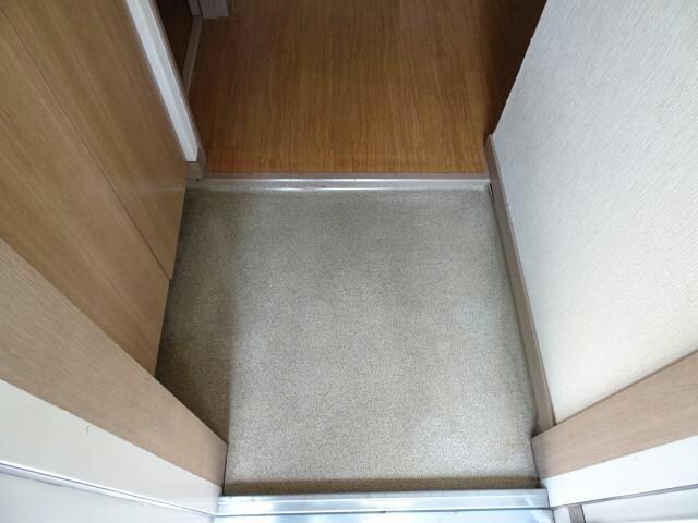 物件内観写真14　(玄関)