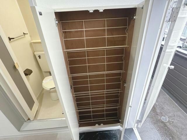 物件内観写真13　(下駄箱)