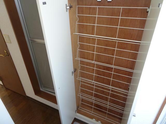 物件内観写真15　(下駄箱)