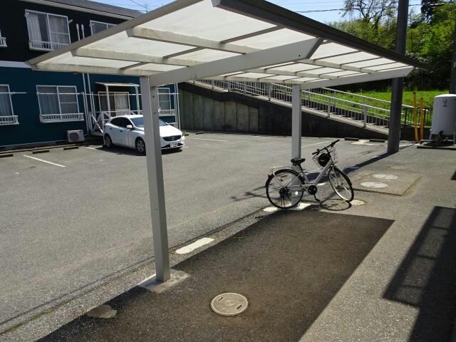 物件外観写真5　(駐輪場)