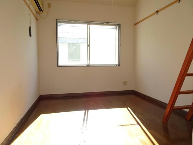 物件内観写真5　(洋室)