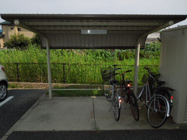 物件外観写真3　(駐輪場)