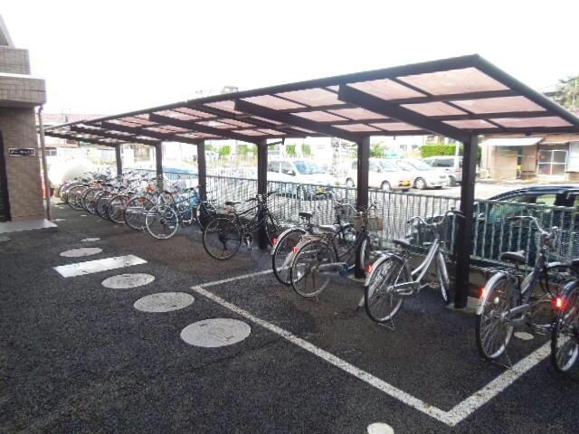 物件外観写真3　(駐輪場)