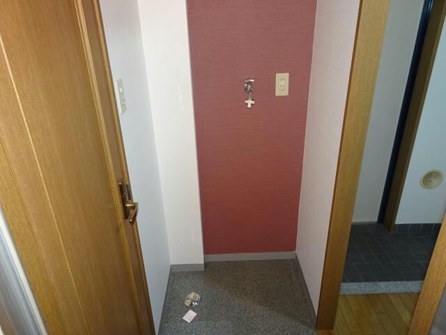 物件内観写真12　(洗濯機置場)