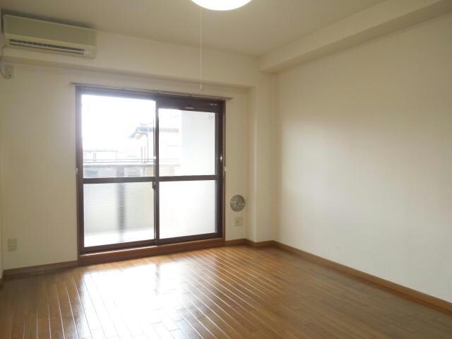 物件内観写真6　(洋室)