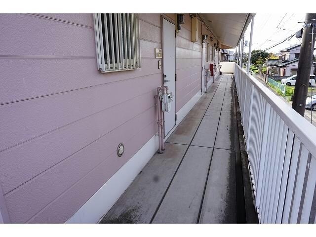物件外観写真2　(共用通路)