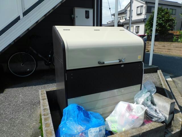 物件外観写真4　(ゴミ置き場)