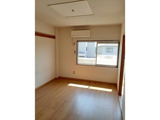 物件内観写真6　(洋室)