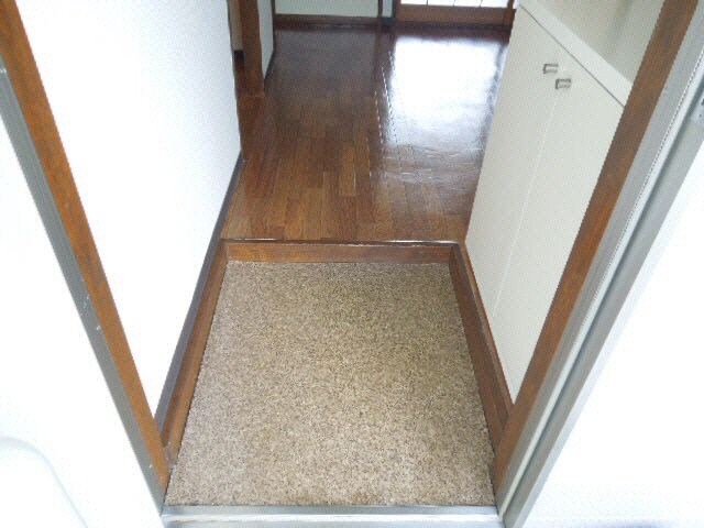 物件内観写真16　(玄関)