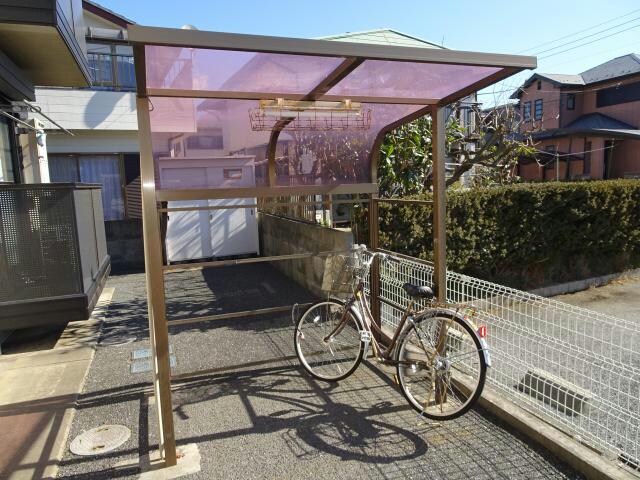 物件外観写真4　(駐輪場)