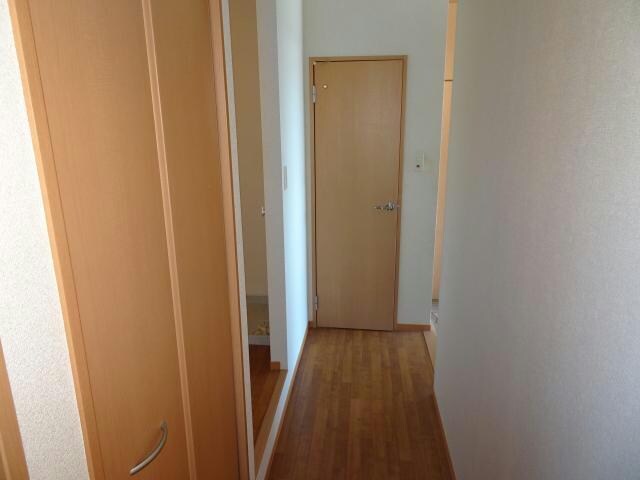 物件内観写真23　(廊下)