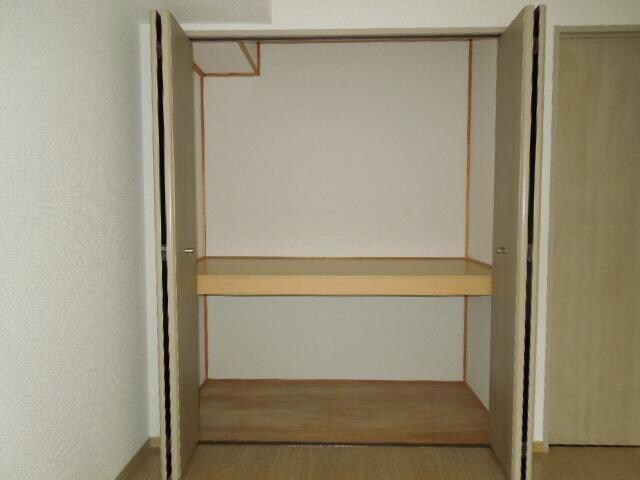 物件内観写真12　(収納)