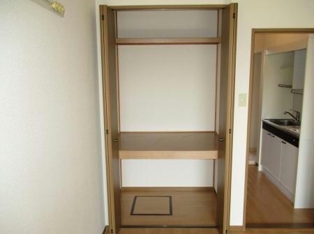 物件内観写真12　(収納)