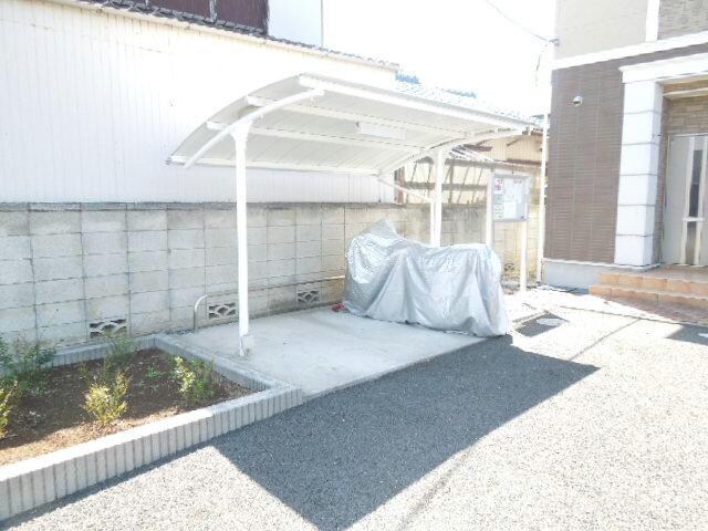 物件外観写真4　(駐輪場)