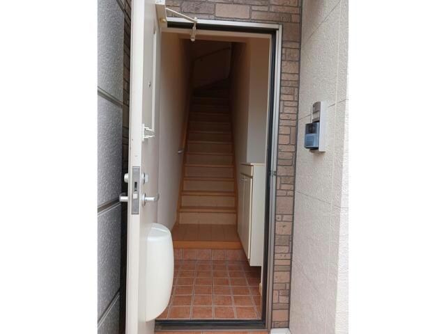 物件内観写真13　(玄関)