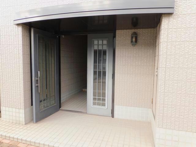 物件外観写真3　(エントランス)