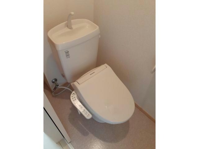 物件内観写真12　(温水洗浄便座)