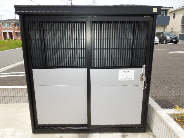 物件外観写真6　(ゴミ置き場)