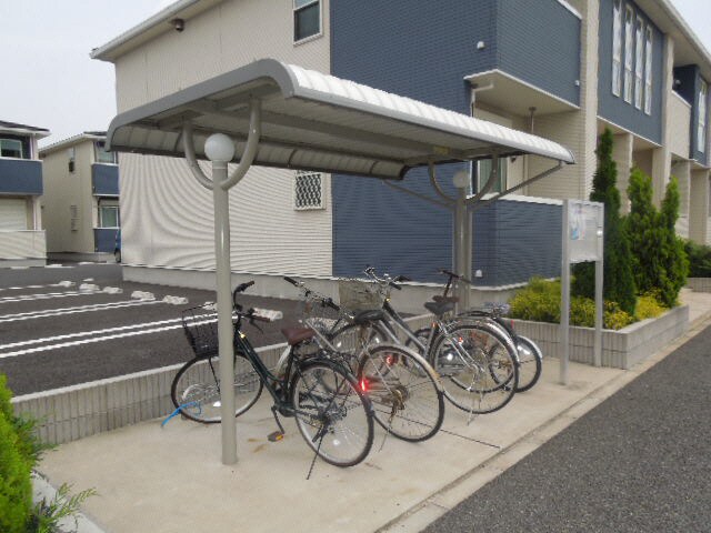 物件外観写真7　(駐輪場)