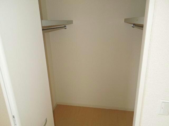 物件内観写真15　(ウォークインクローゼット)