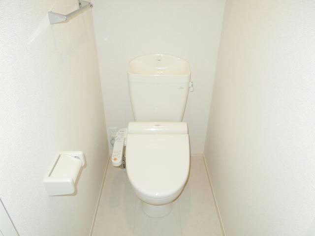 物件内観写真12　(温水洗浄暖房便座)