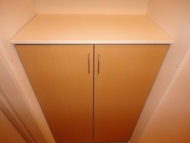 物件内観写真14　(下駄箱)