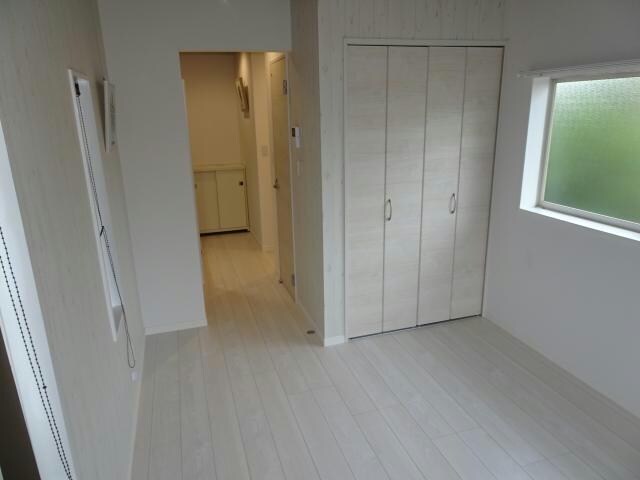 物件内観写真4　(洋室)