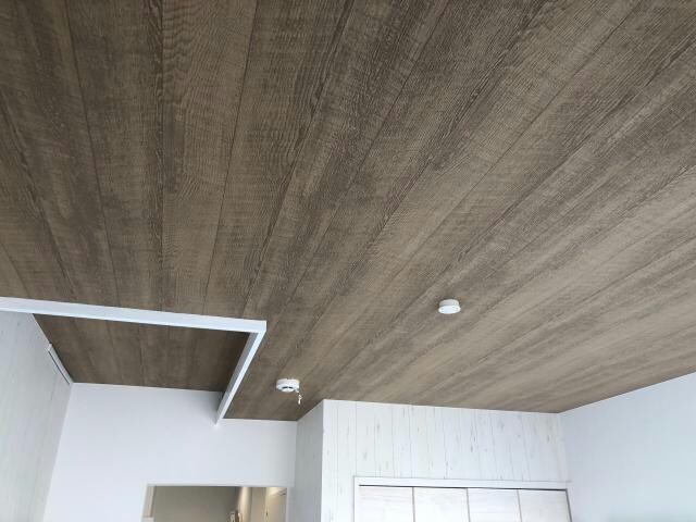 物件内観写真6　(天井デザインクロス)