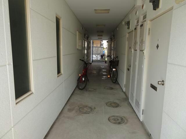 物件外観写真3　(共用通路)