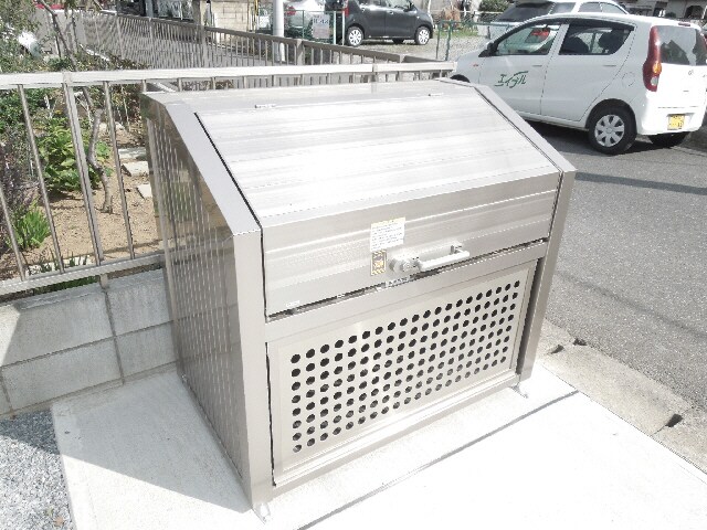 物件外観写真4　(ゴミ置場)