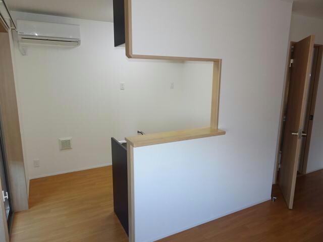 物件内観写真8　(キッチンカウンター)