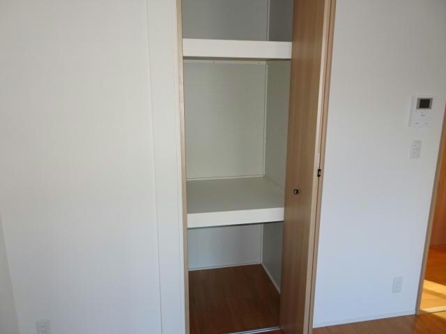 物件内観写真10　(収納)