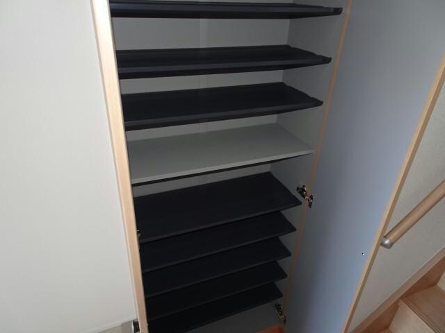 物件内観写真24　(下駄箱)