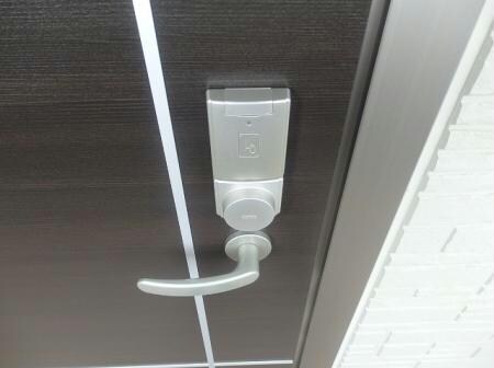 物件内観写真10　(玄関)